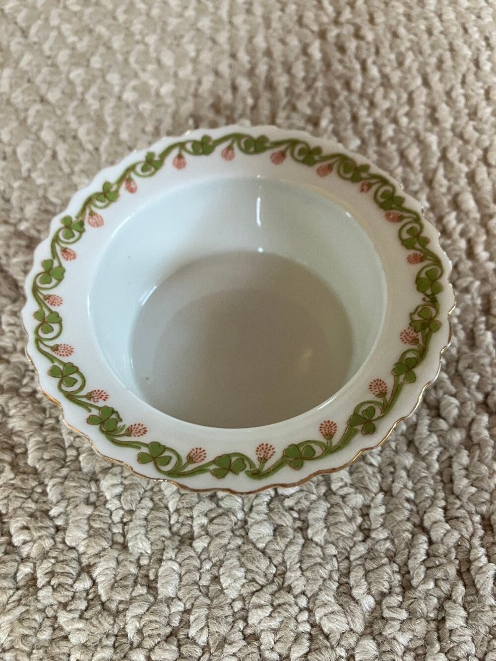 Haviland & Co Limoges Clover Leaf Gold Trim Schleiger Ramekin Excellent